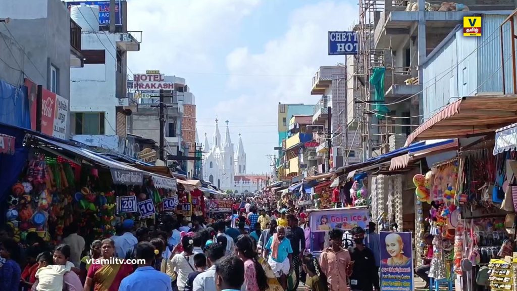 Velankanni Tourist comes